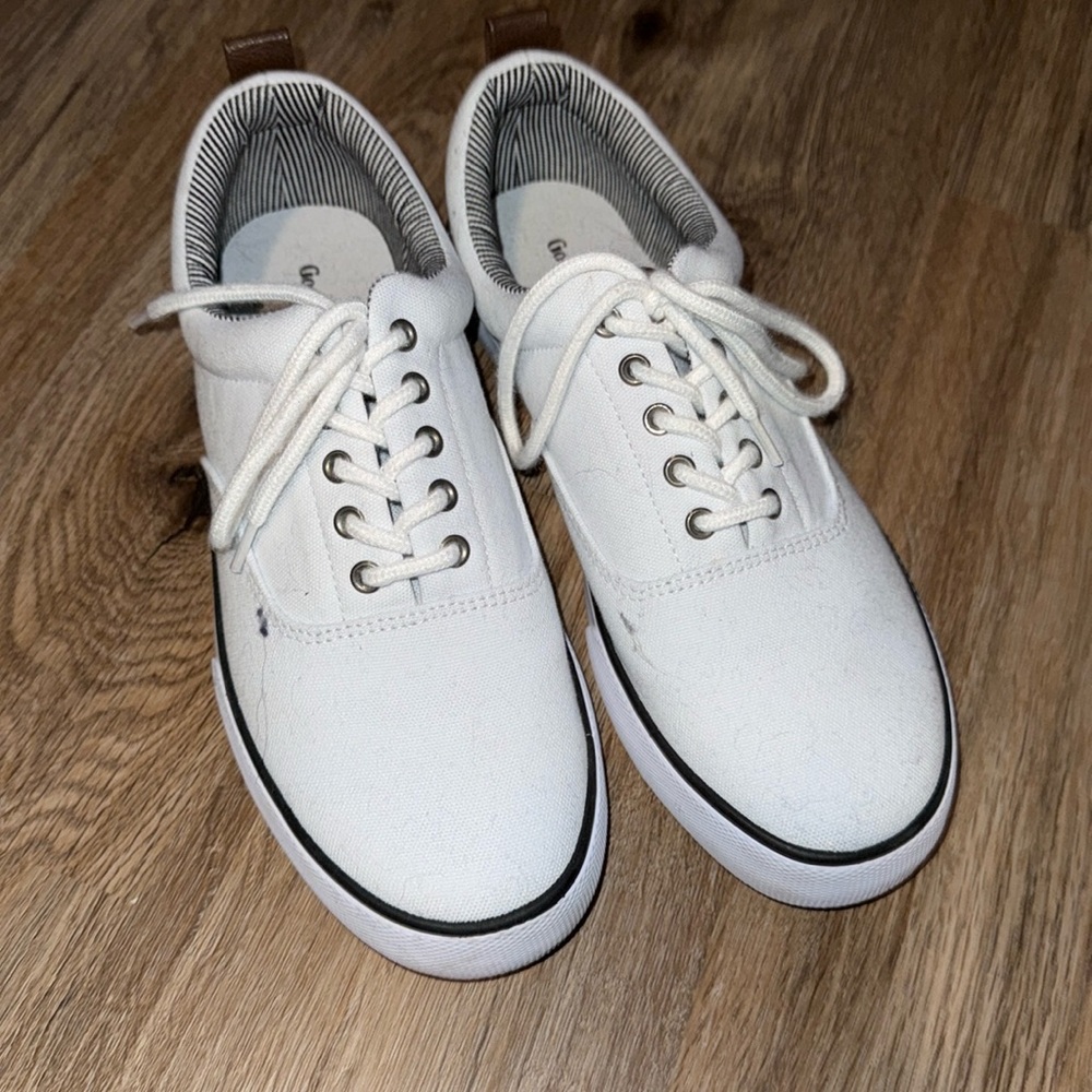 Good fellows White Size 8 sneakers.